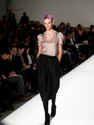 패션쇼. 도킨스의 『이기적인 유전자』에서 패션은 밈의 예시이다.