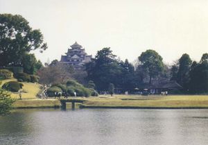 고라쿠엔과 오카야마성