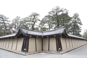 원숭이 辻의 모습. 모서리가 잘려나갔다. (2014년 2월 22일 촬영)