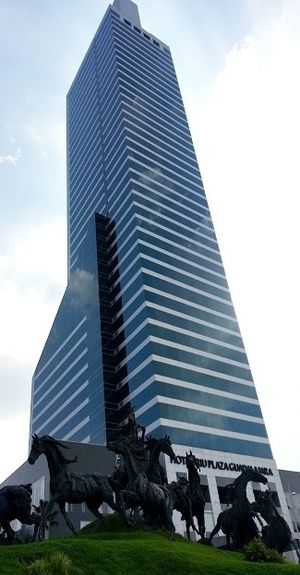 리우 플라자 호텔(Riu Plaza Hotel), 도시에서 가장 높은 마천루