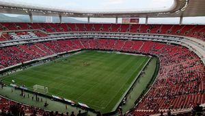 아크론 스타디움, 치바스 축구단의 홈구장, 2010년 코파 리베르타도레스를 위해 건설됨