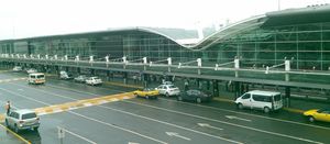 과달라하라 국제공항은 라틴 아메리카에서 10번째로 교통량이 많은 공항이며, 아에로멕시코, 볼라리스, 비바에어로부스의 허브 공항이다.