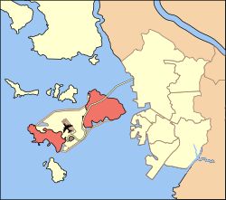 인천국제공항은 본래 섬이었던 곳(붉은 부분) 사이의 갯벌을 간척해 만들었다.