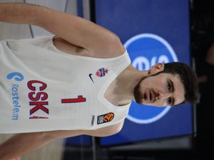 난도 드 콜로(Nando de Colo), 유로리그 MVP 및 파이널 포 MVP (2016년).