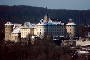 랑겐부르크 성(바덴뷔르템베르크주)은 성의 길(Castle Road)에 위치해 있다.