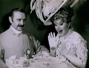 데이비드 번즈와 진저 로저스브로드웨이 헬로, 돌리!(1964)에서