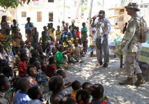 2011년 케냐 라무에서 열린 세계 말라리아의 날 행사