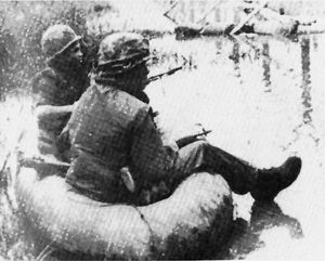 비무장지대 내 한국군과 미군