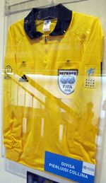 콜리나의 심판 유니폼 (2002년 FIFA 월드컵 결승전 착용)