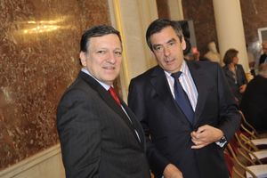 2009년 6월, 피용과 유럽연합 집행위원회 위원장 호세 마누엘 바로주