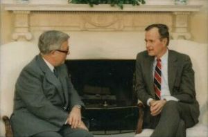 1989년 조지 H. W. 부시 미국 대통령과 하우