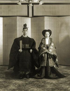 유리코와 다카히토의 결혼 사진