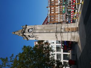 루이섬의 19세기 시계탑