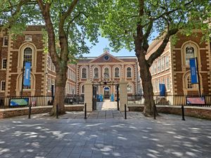 블루코트 챔버스(1725년 완공), 리버풀 시티 센터에서 가장 오래된 건물