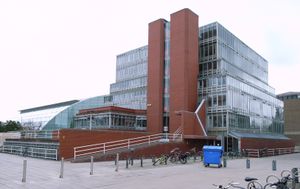 제임스 스털링의 역사학과 건물 (1968년), 캠브리지 대학교