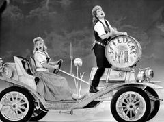 루실 볼과 포라 스튜어트(Paula Stewart)(1961년)