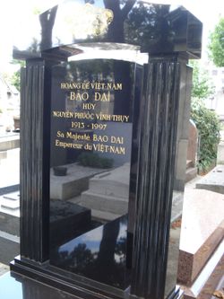 바오다이 왕의 무덤은 프랑스에 있다.