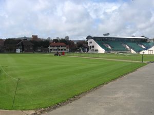 데번셔 공원 잔디 테니스 클럽 – 1874년 개장