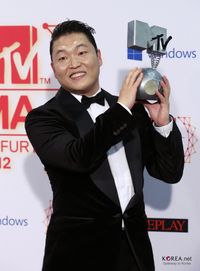 PSY(싸이)