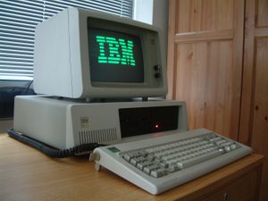 MDA 모니터가 장착된 IBM PC