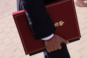 국왕의 문장이 새겨진 장관 서류철