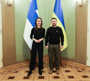 2023년 3월 10일 마린과 볼로디미르 젤렌스키 우크라이나 대통령