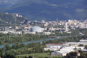 프랑스 그르노블의 라우에-랑주뱅 연구소 (ILL) – 주요 중성자 연구 시설