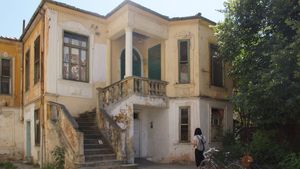 티라나 도심의 옛 저택 건축 양식