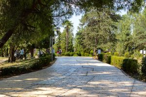 티라나 대공원 입구