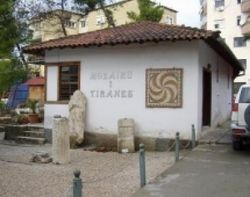 티라나 모자이크