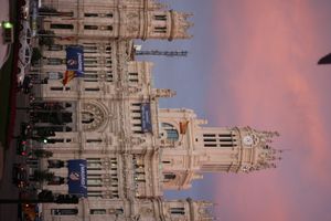 2014년 챔피언스리그 결승전 당시 마드리드 시의회 건물은 두 클럽의 현수막으로 장식되었다.