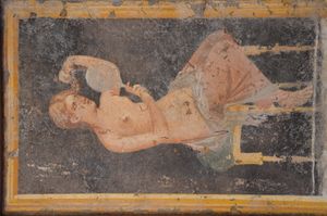 거울을 보며 머리를 손질하는 여인을 묘사한 로마 프레스코화, 이탈리아 스타비아이, 서기 1세기