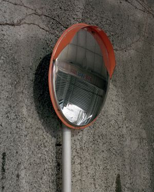 주차장의 볼록 거울