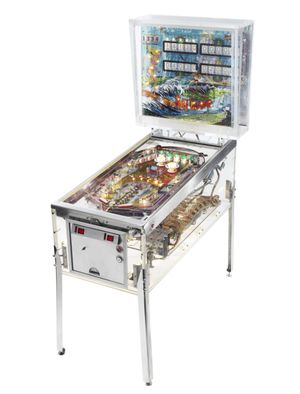 패시픽 핀볼 박물관(Pacific Pinball Museum)에서 제작한 투명한 벽면의 전자기계식 핀볼 기계