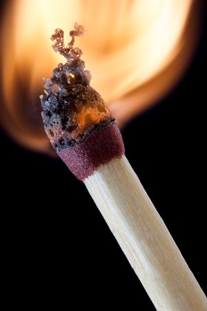 연소 과정 초기의 성냥