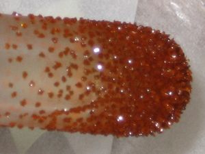 진공 승화법으로 정제된 페로센 결정