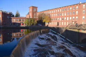 미국 뉴햄프셔주 도버의 코체코 제분소 (그림에 나온 수력 댐으로 가동되는 방직 공장)