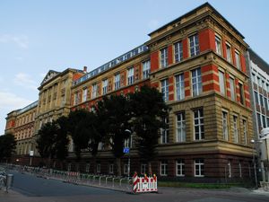 Altes Hauptgebäude ('구 본관')