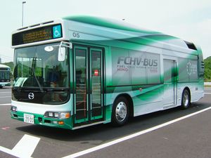 2005년 엑스포에서 선보인 도요타 FCHV-BUS