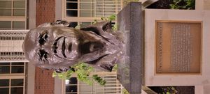 플로리다 주립대학교의 폴 디랙 흉상