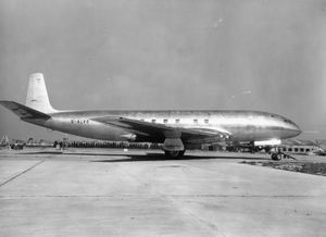 세계 최초의 제트 여객기인 드 해빌랜드 코멧(de Havilland Comet)의 시제기(1949년)