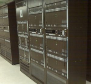 일반적인 노던텔레콤 DMS100 전화 중앙국 설치