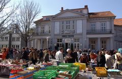 융에스 극장(Junges Theater), 주간 시장(Wochenmarkt)