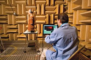 무반향실에서의 헤드폰 테스트