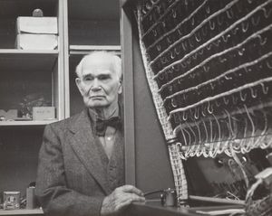 1955년 독일의 벡맨 인더스트리(Beckman Industries)를 방문한 드 포레스트