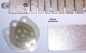 운모를 전기 절연체로 사용한 예