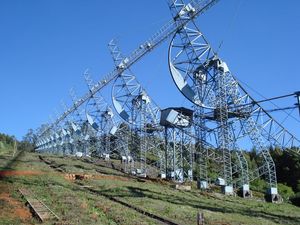 인도 우티에 있는 우티 전파망원경(Ooty radio telescope), 326.5 MHz 다이폴 어레이