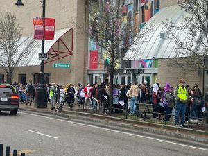 2024년 4월 대학의 기숙사 생활 및 대학원 노동자 파업