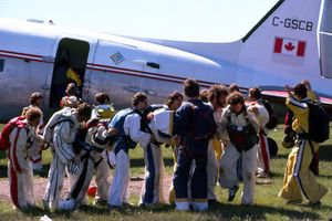 DC-3 적재; 그리고 '더트 다이빙'; 1977