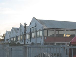 알카텔의 영국 그리니치 케이블 공장(반복기, 증폭기 및 잠수 장비 제조)